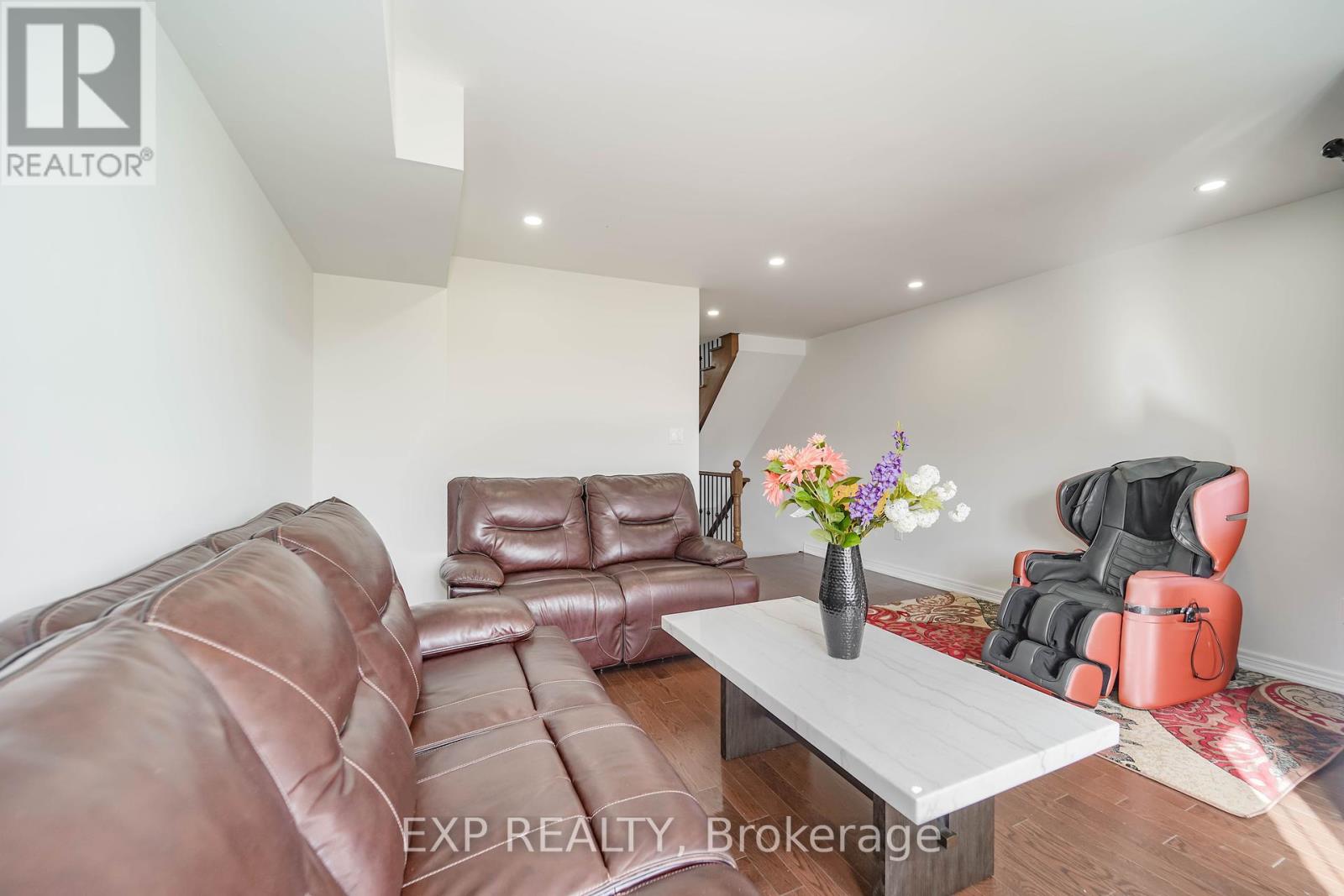 62 Harvest Field Road, Markham, Ontario  L6B 0T7 - Photo 19 - N12460232