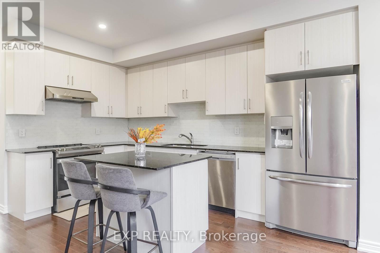 62 Harvest Field Road, Markham, Ontario  L6B 0T7 - Photo 9 - N12460232
