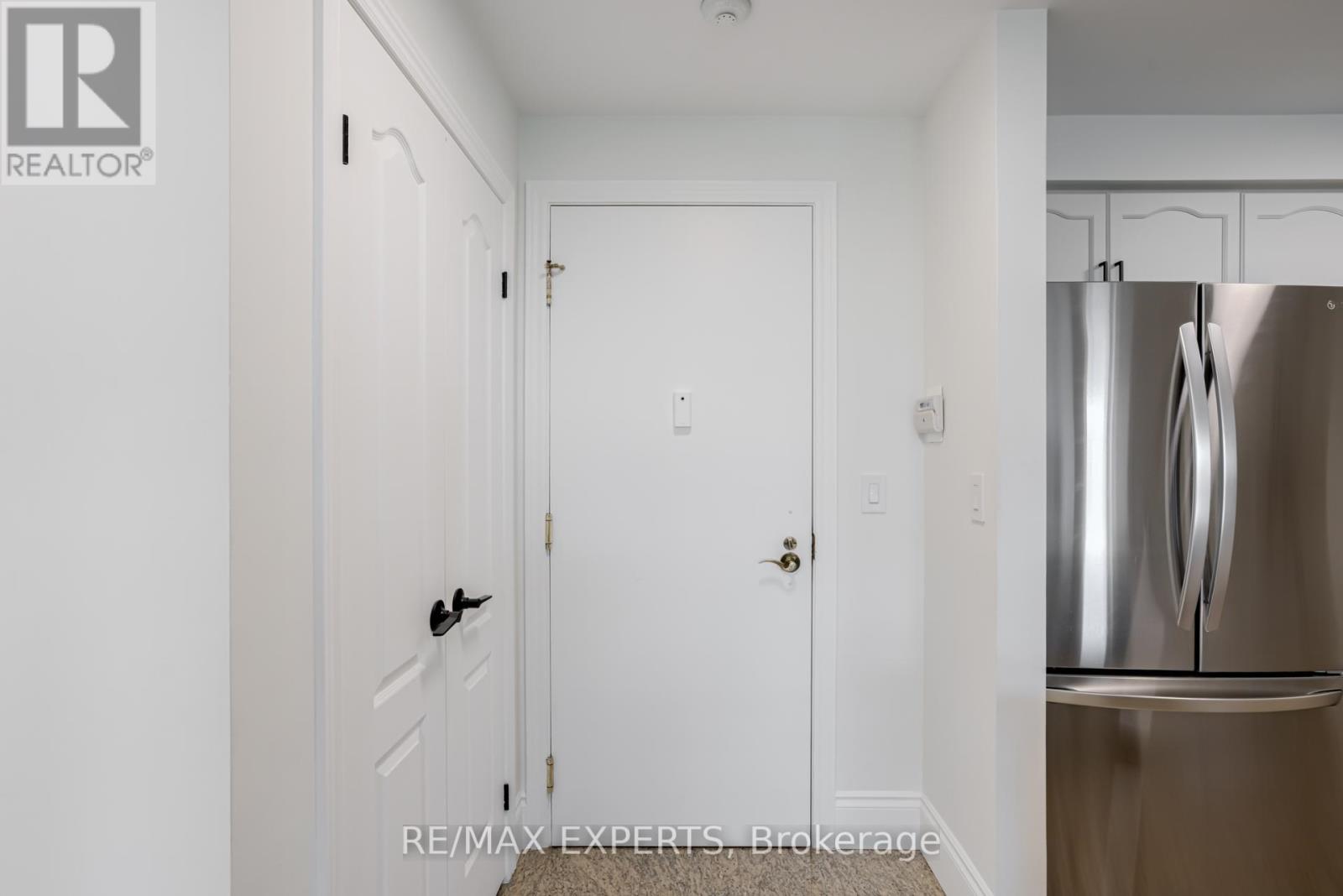 408 - 53 Woodbridge Avenue N, Vaughan, Ontario  L4L 9K9 - Photo 12 - N12460246