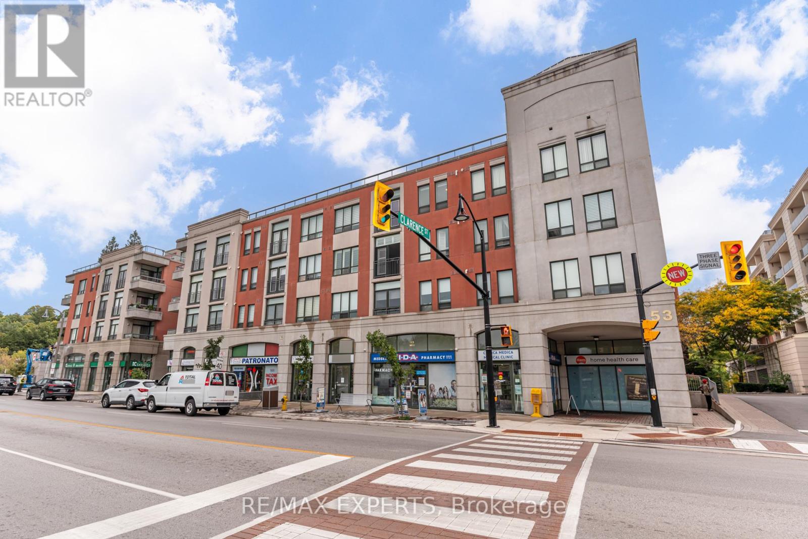 408 - 53 Woodbridge Avenue N, Vaughan, Ontario  L4L 9K9 - Photo 2 - N12460246
