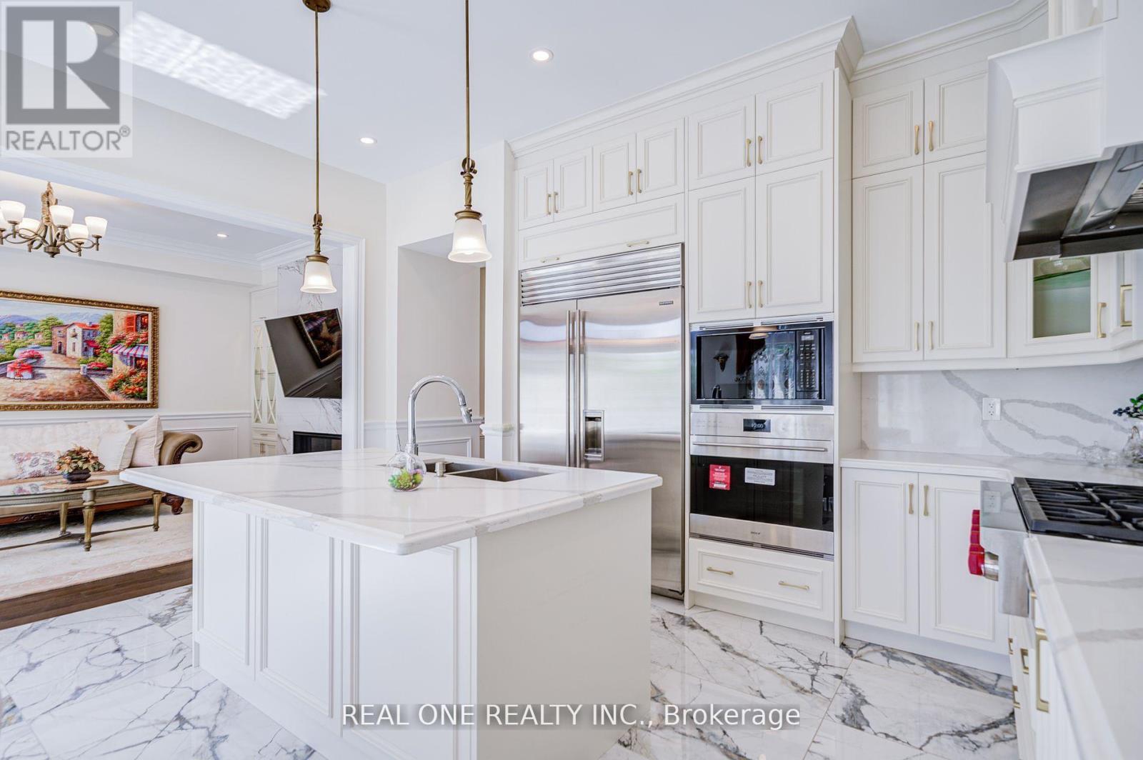 47 Milky Way Drive, Richmond Hill, Ontario  L4C 4M9 - Photo 13 - N12460248