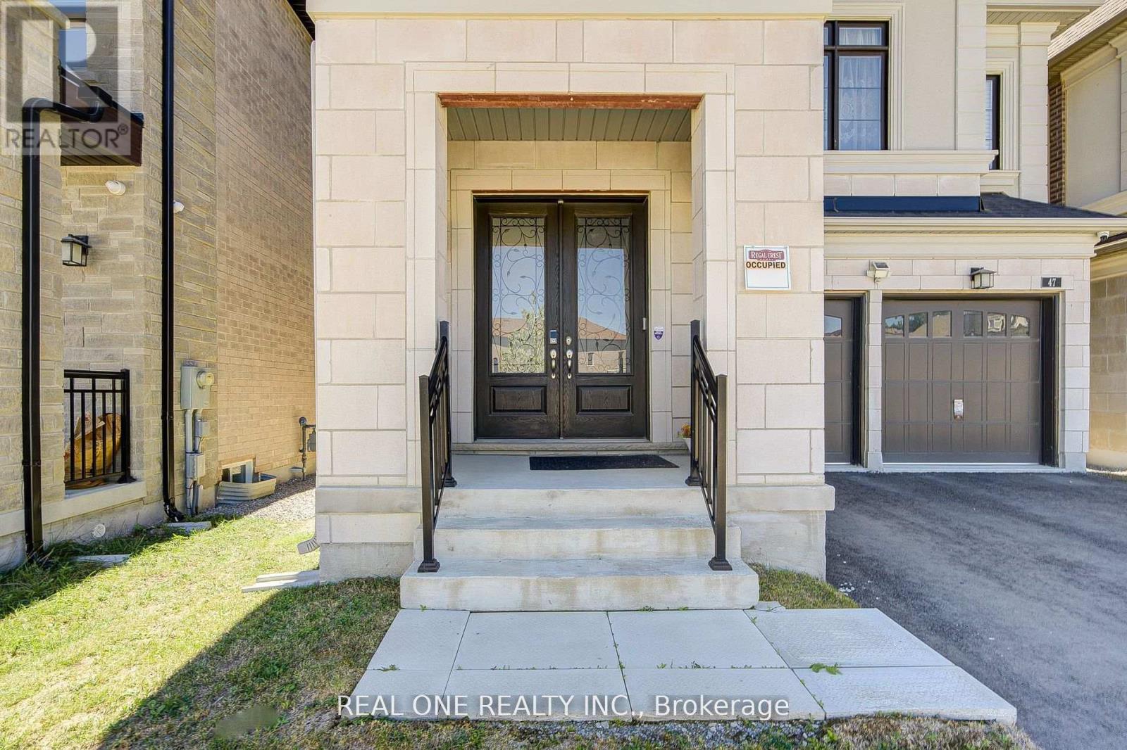 47 Milky Way Drive, Richmond Hill, Ontario  L4C 4M9 - Photo 2 - N12460248