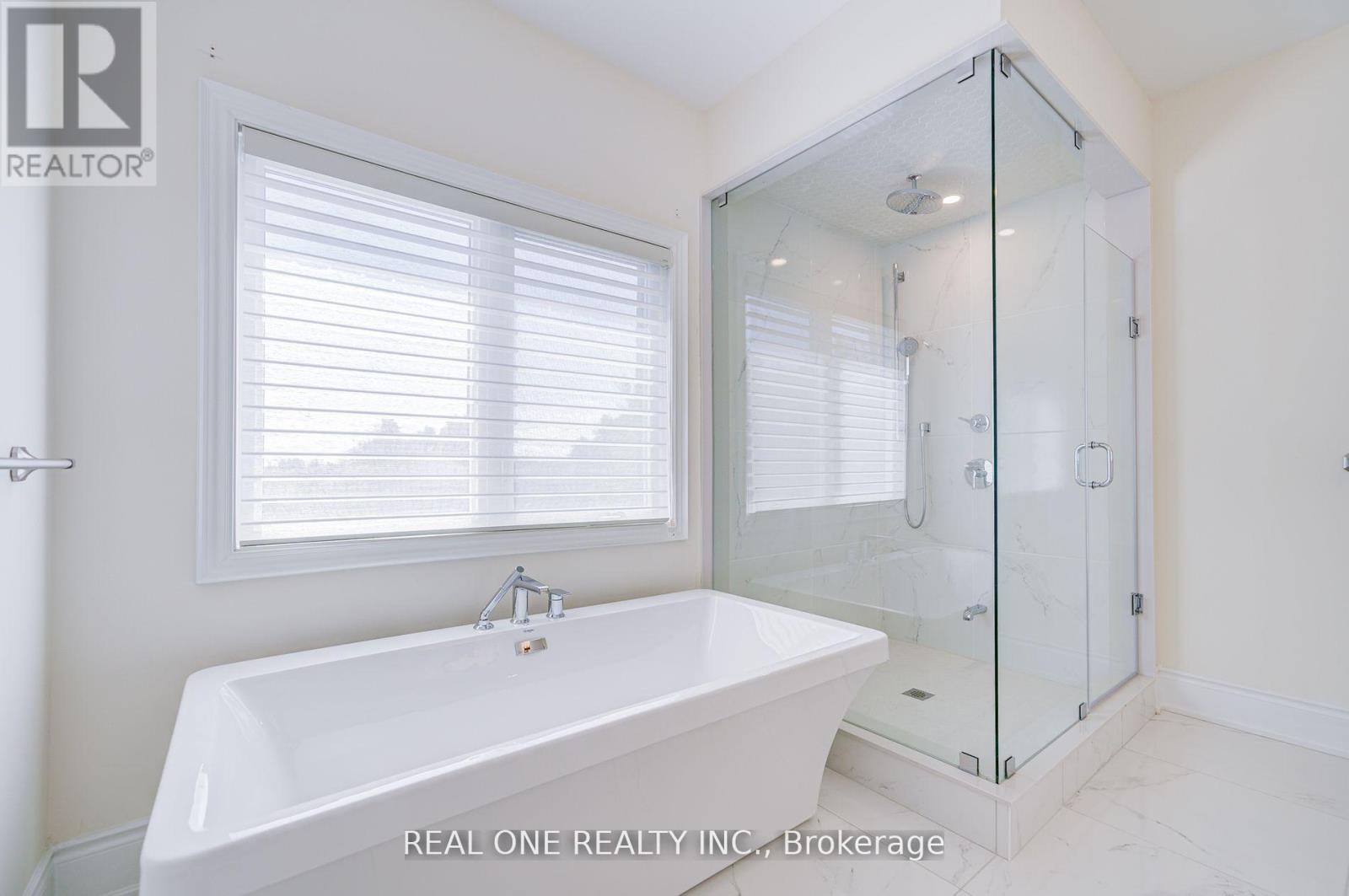 47 Milky Way Drive, Richmond Hill, Ontario  L4C 4M9 - Photo 25 - N12460248