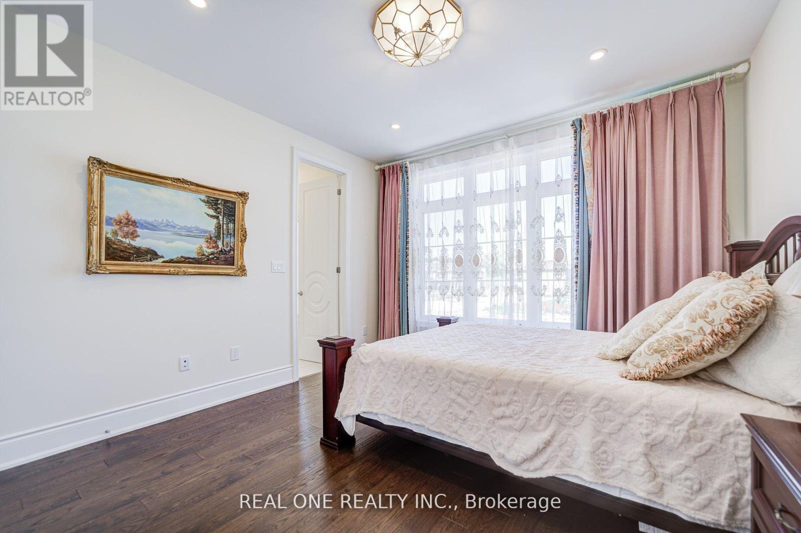 47 Milky Way Drive, Richmond Hill, Ontario  L4C 4M9 - Photo 32 - N12460248