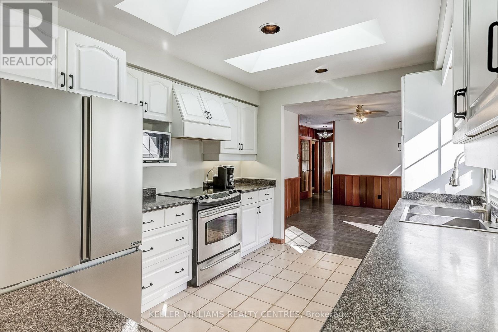 16073 Warden Avenue, Whitchurch-Stouffville, Ontario  L4A 2M3 - Photo 16 - N12460267