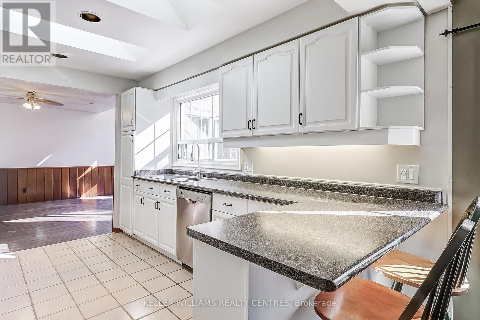 16073 Warden Avenue, Whitchurch-Stouffville, Ontario  L4A 2M3 - Photo 17 - N12460267