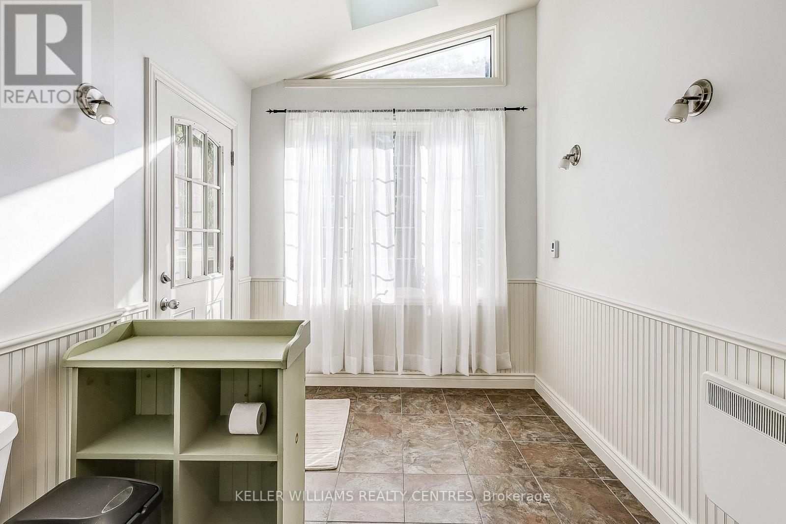 16073 Warden Avenue, Whitchurch-Stouffville, Ontario  L4A 2M3 - Photo 24 - N12460267