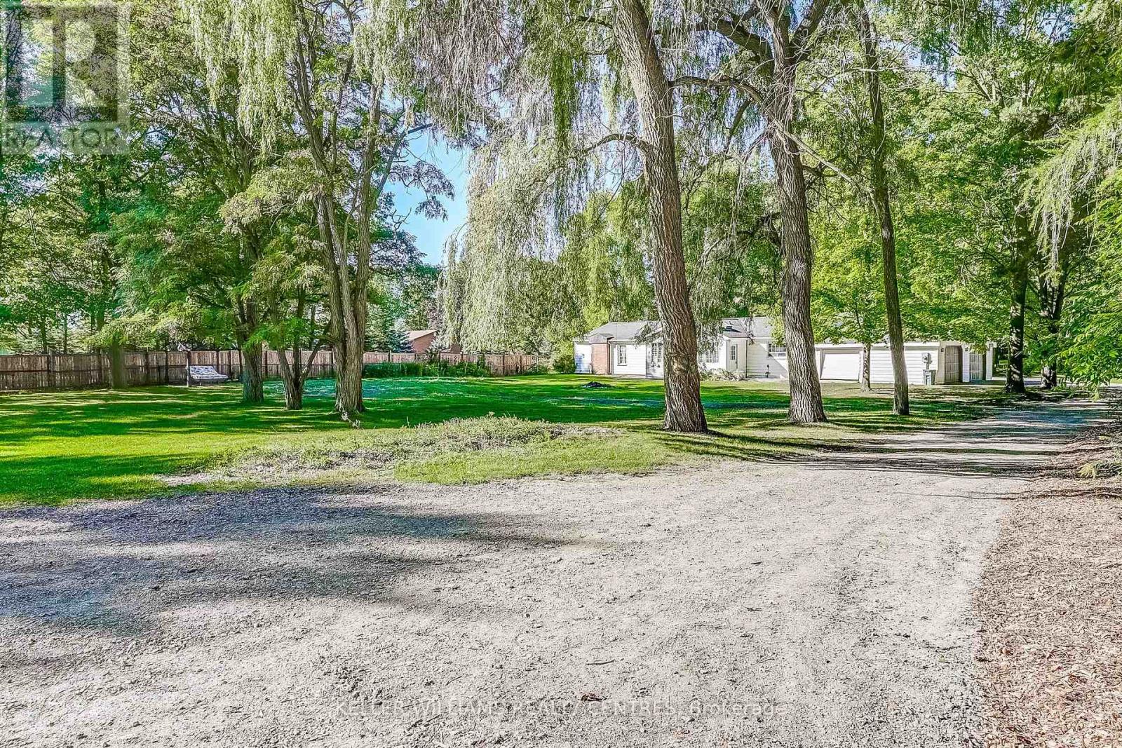 16073 Warden Avenue, Whitchurch-Stouffville, Ontario  L4A 2M3 - Photo 40 - N12460267