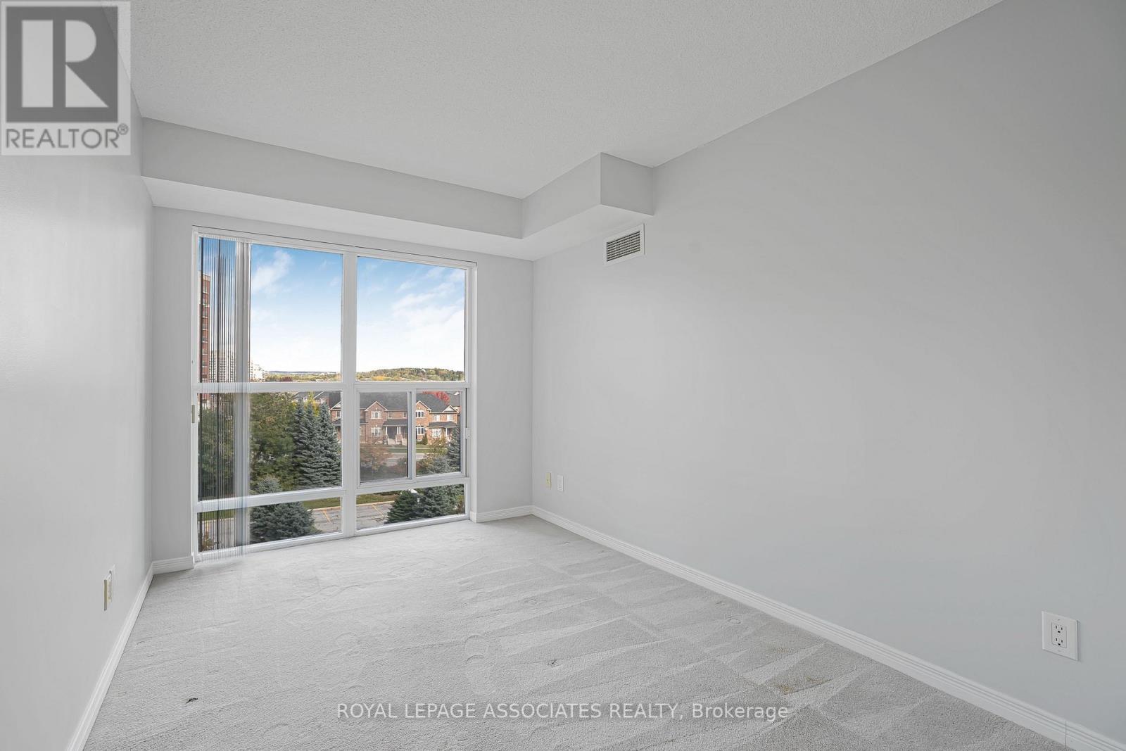 715 - 185 Oneida Cres Crescent, Richmond Hill, Ontario  L4B 0B1 - Photo 13 - N12460268