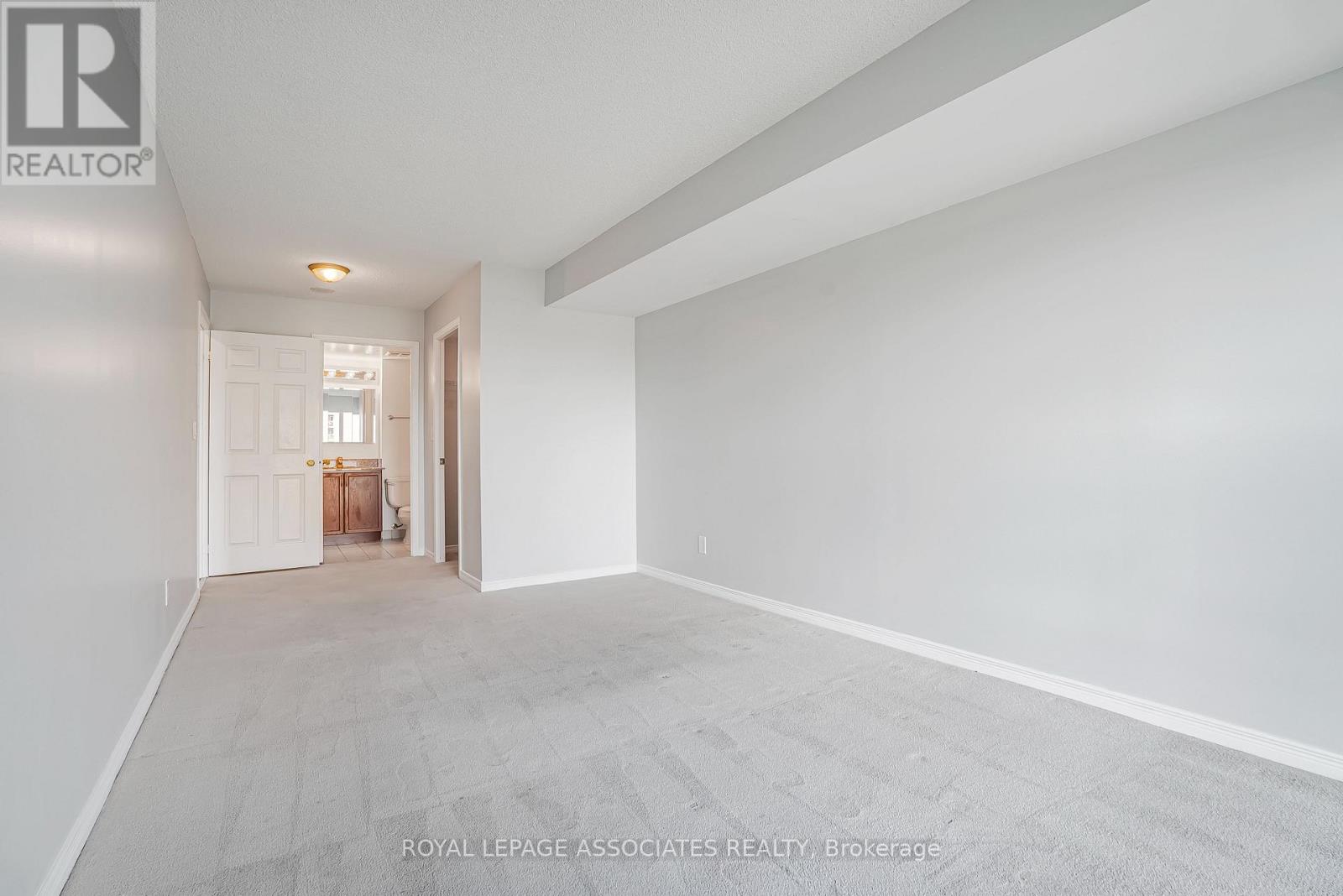 715 - 185 Oneida Cres Crescent, Richmond Hill, Ontario  L4B 0B1 - Photo 15 - N12460268