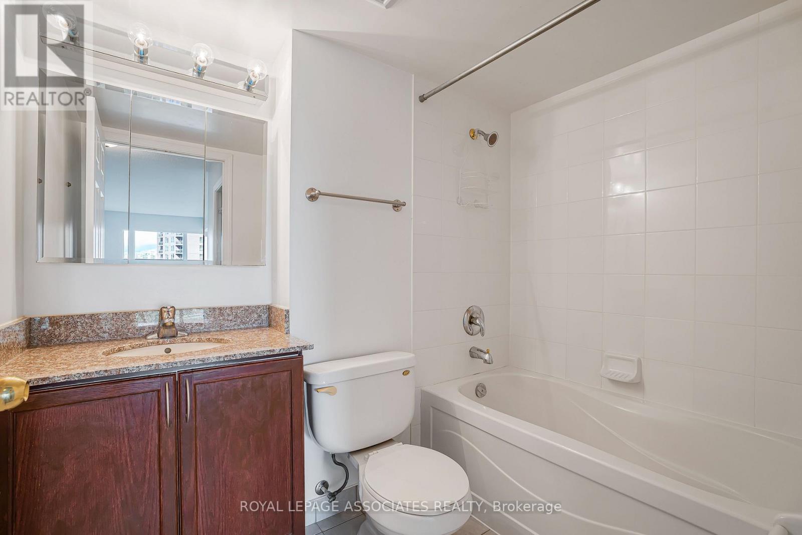 715 - 185 Oneida Cres Crescent, Richmond Hill, Ontario  L4B 0B1 - Photo 20 - N12460268