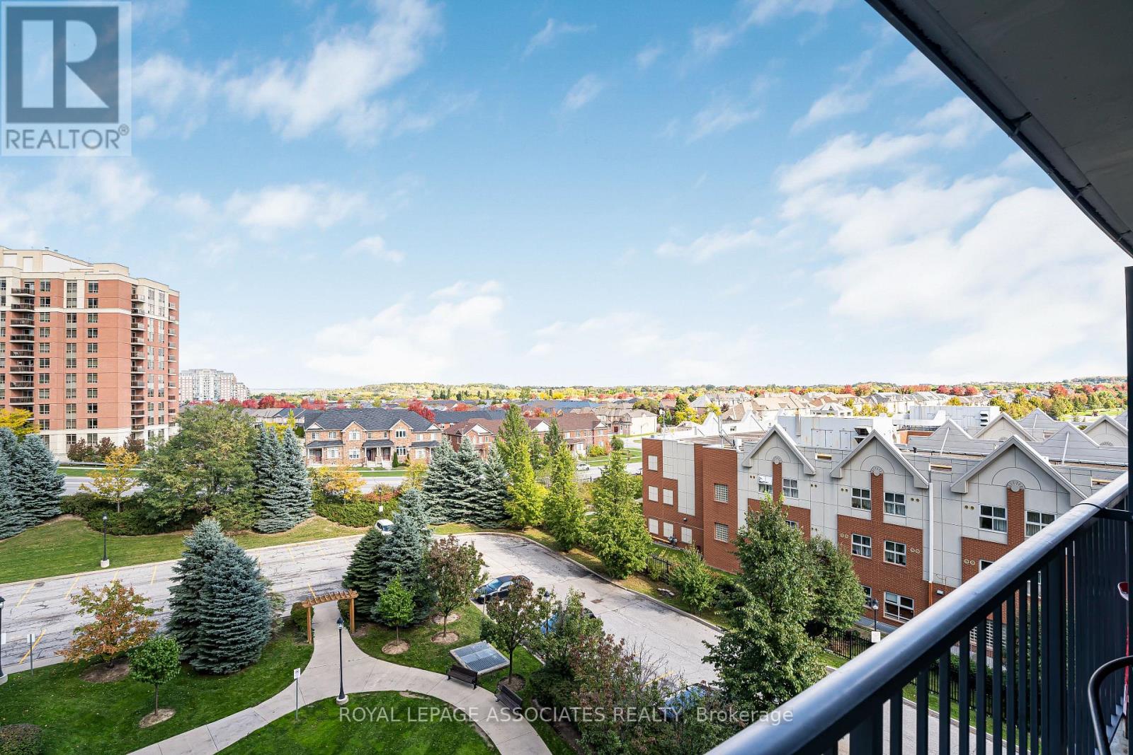 715 - 185 Oneida Cres Crescent, Richmond Hill, Ontario  L4B 0B1 - Photo 8 - N12460268