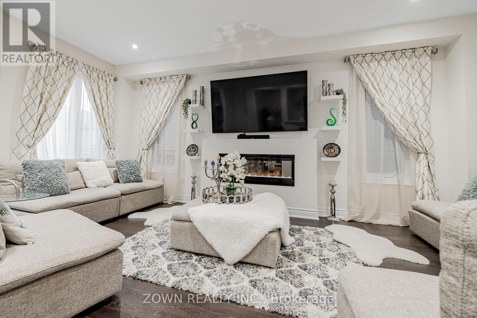 1352 Blackmore Street, Innisfil, Ontario  L9S 0P2 - Photo 11 - N12460283
