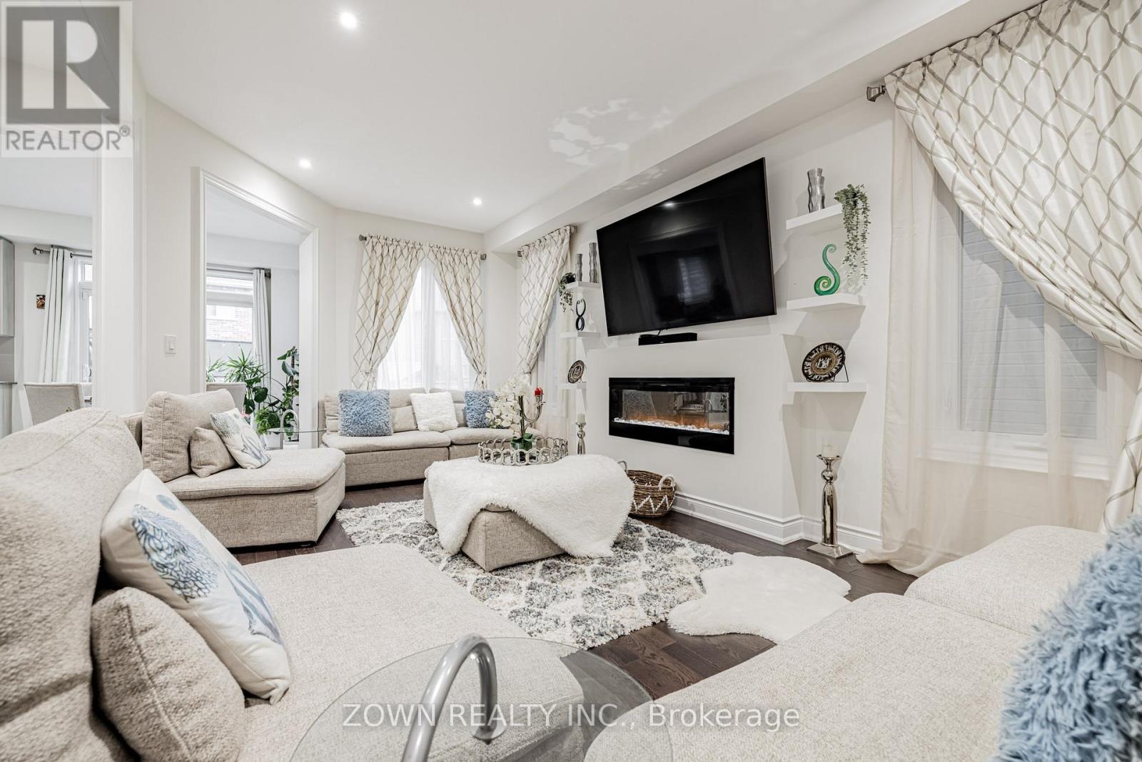 1352 Blackmore Street, Innisfil, Ontario  L9S 0P2 - Photo 12 - N12460283