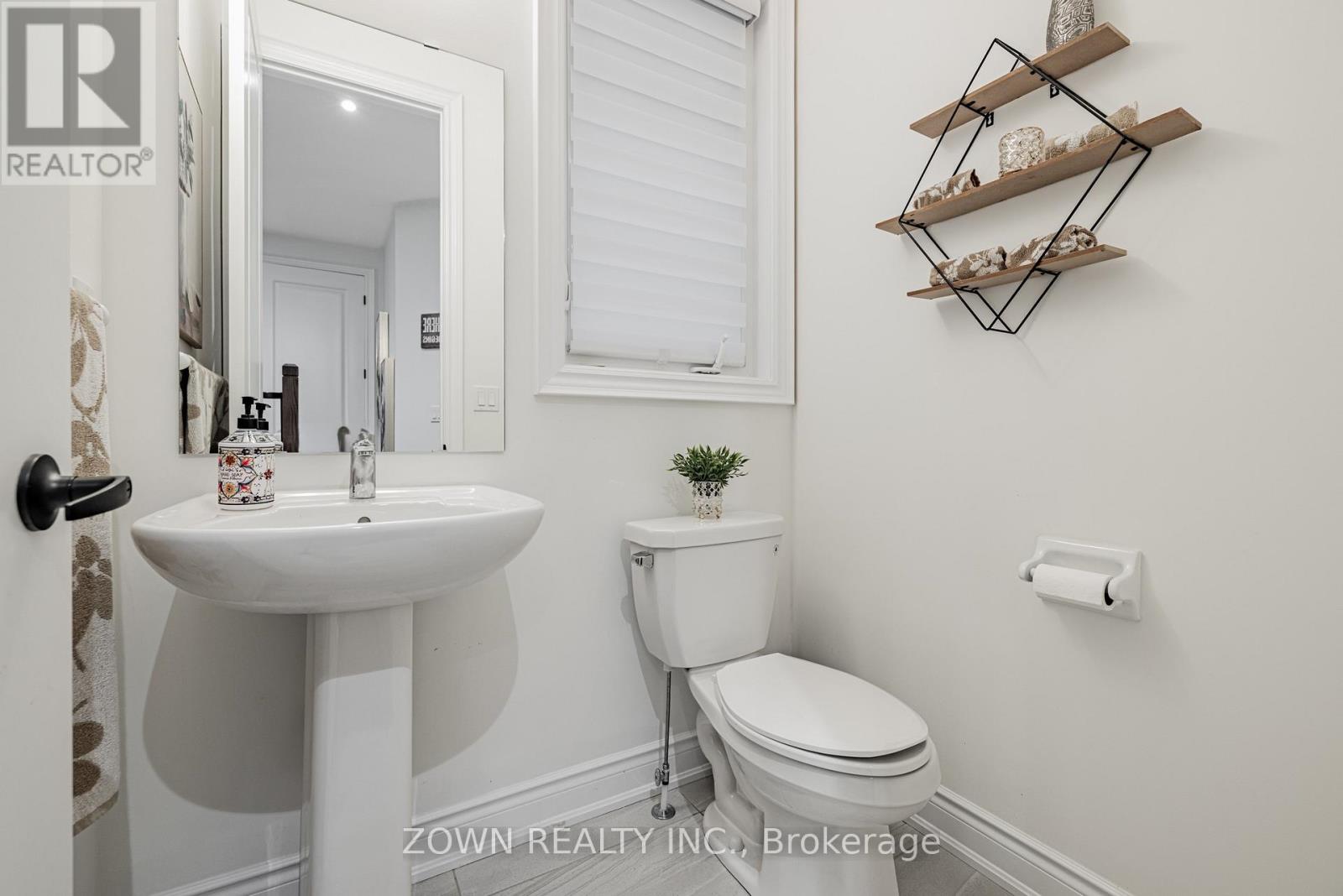 1352 Blackmore Street, Innisfil, Ontario  L9S 0P2 - Photo 19 - N12460283