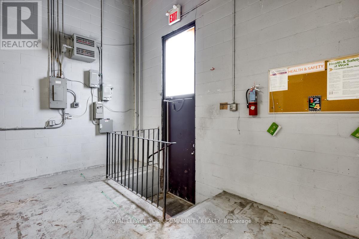 4 - 255 Industrial Parkway S, Aurora, Ontario  L4G 3V5 - Photo 13 - N12460284