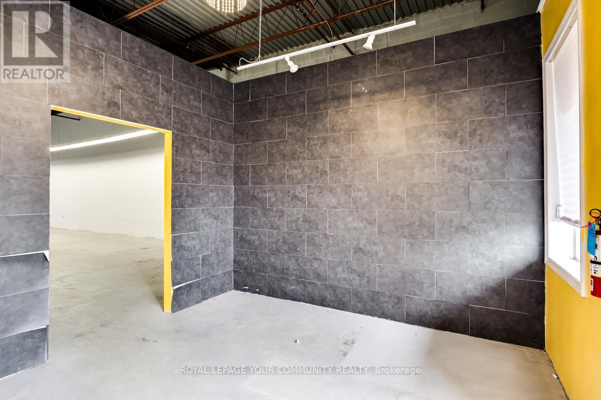 4 - 255 Industrial Parkway S, Aurora, Ontario  L4G 3V5 - Photo 7 - N12460284