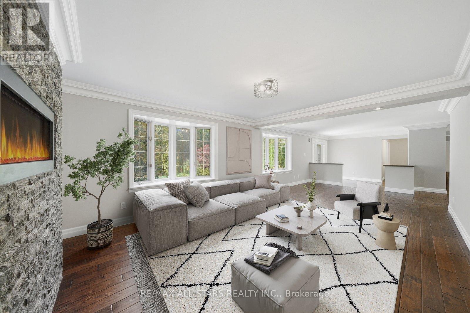 40 Algonquin Forest Drive, East Gwillimbury, Ontario  L9N 0C6 - Photo 11 - N12460291