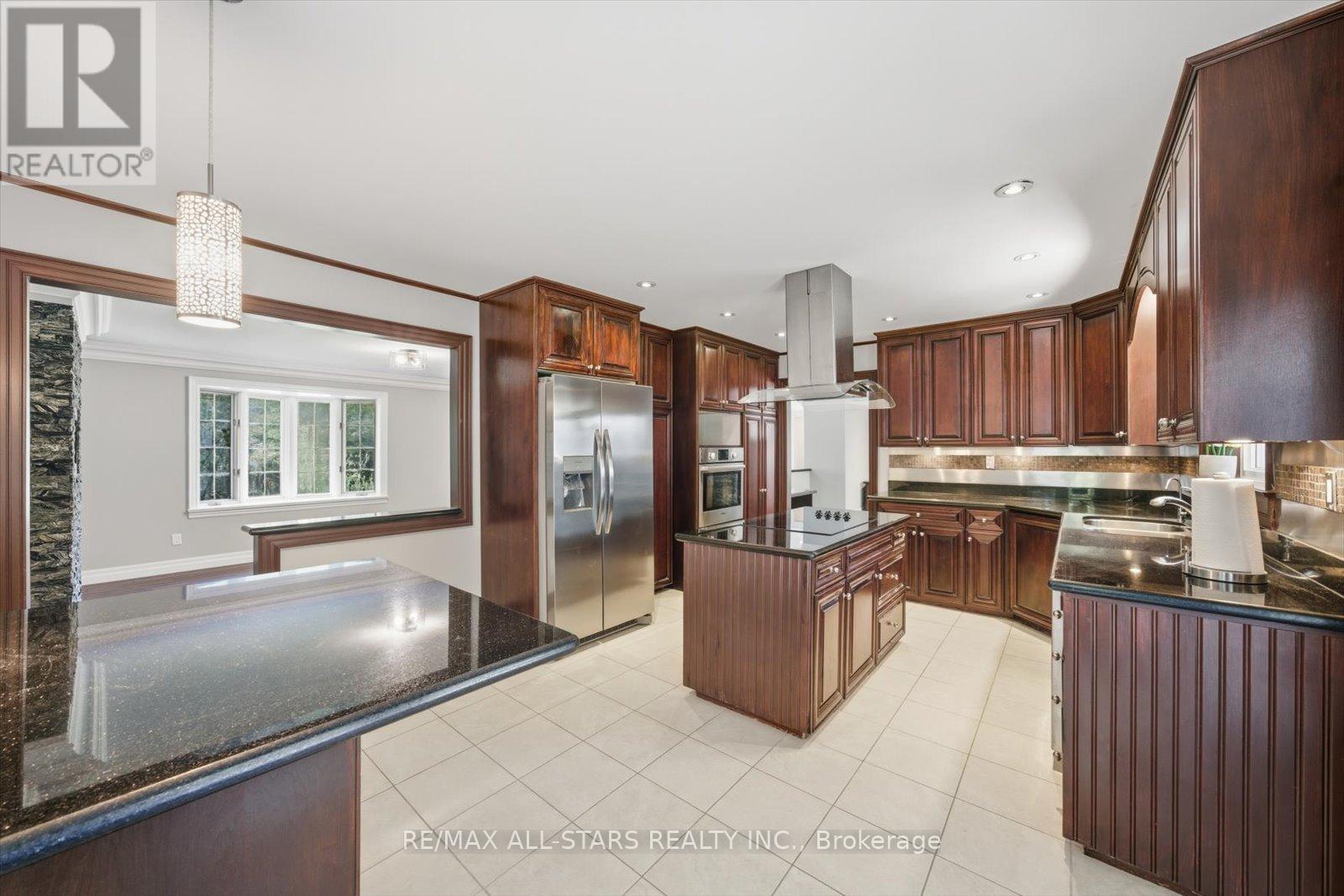40 Algonquin Forest Drive, East Gwillimbury, Ontario  L9N 0C6 - Photo 15 - N12460291