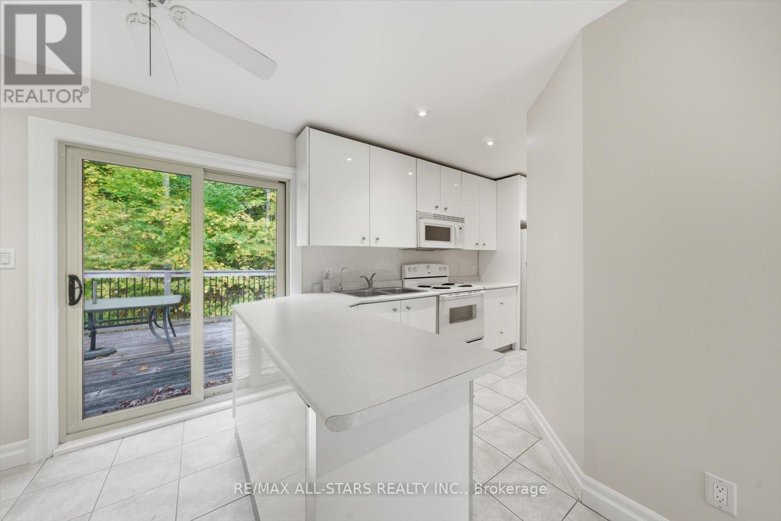 40 Algonquin Forest Drive, East Gwillimbury, Ontario  L9N 0C6 - Photo 33 - N12460291