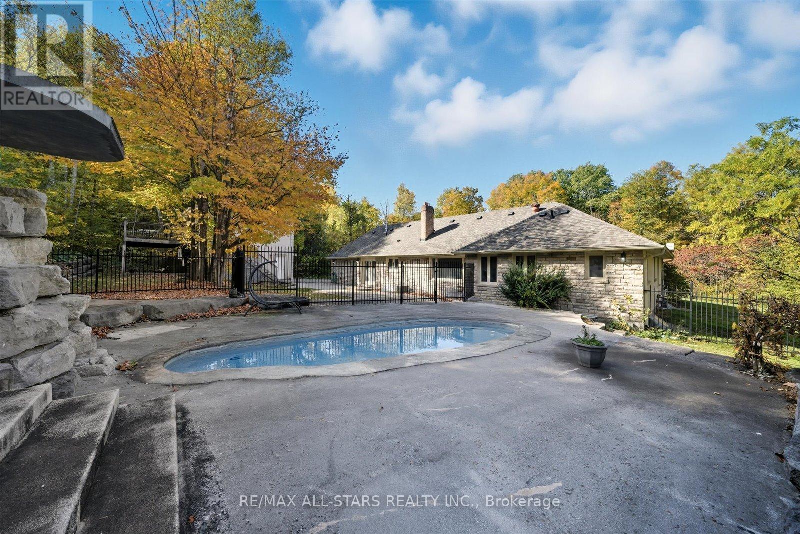 40 Algonquin Forest Drive, East Gwillimbury, Ontario  L9N 0C6 - Photo 36 - N12460301