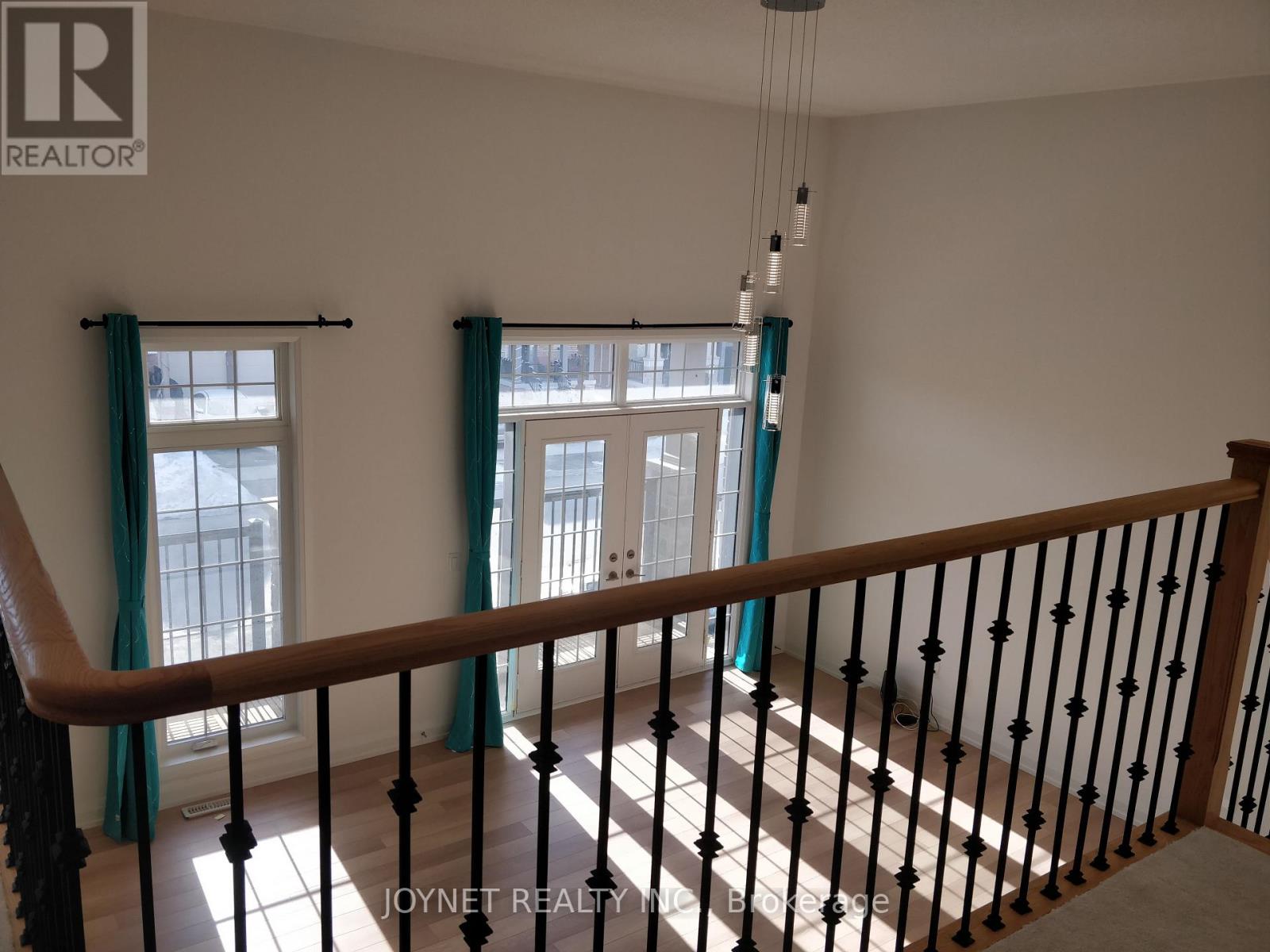 8 Red Rose Lane, East Gwillimbury, Ontario  L9N 0V1 - Photo 11 - N12460307