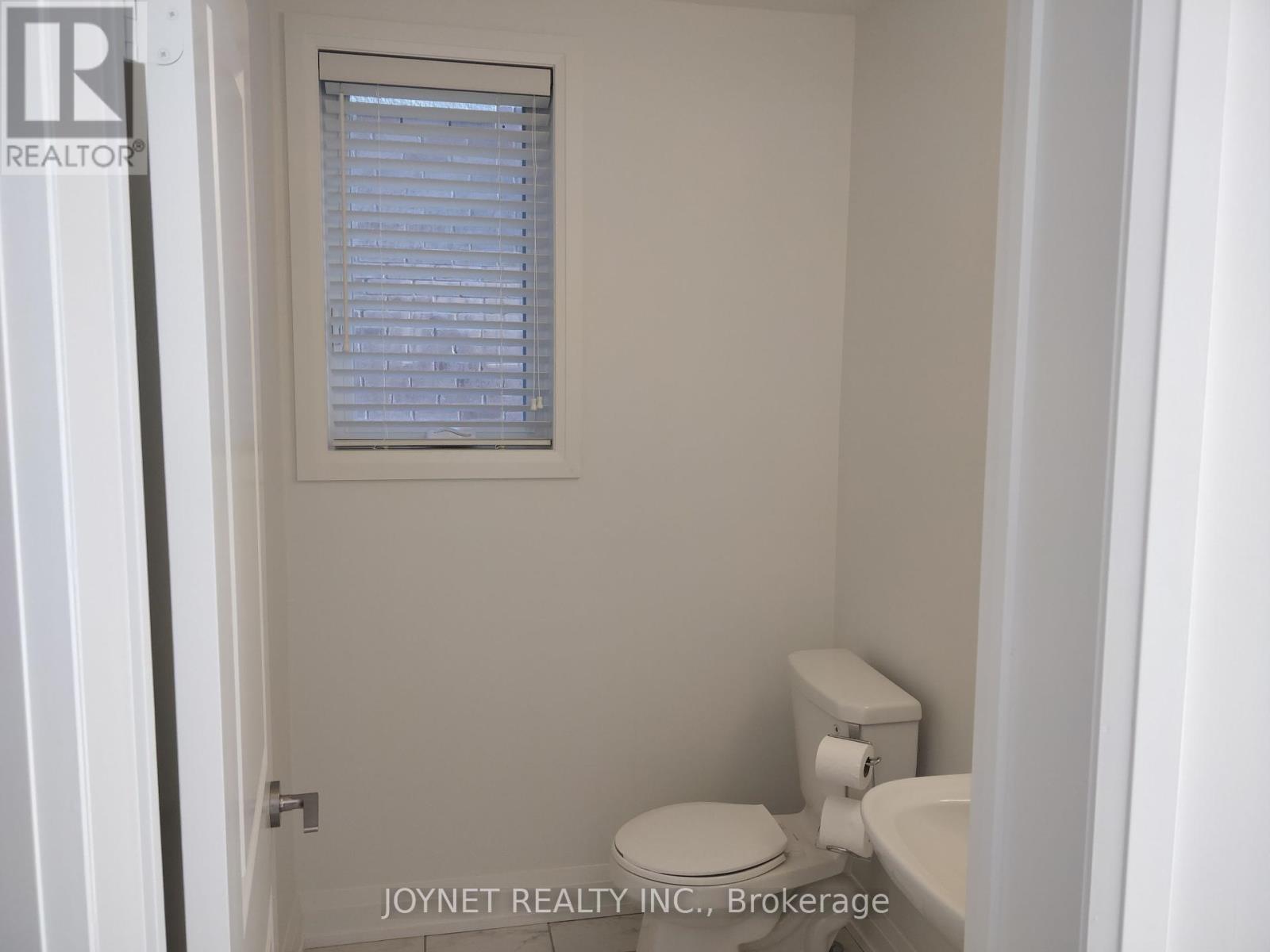 8 Red Rose Lane, East Gwillimbury, Ontario  L9N 0V1 - Photo 4 - N12460307