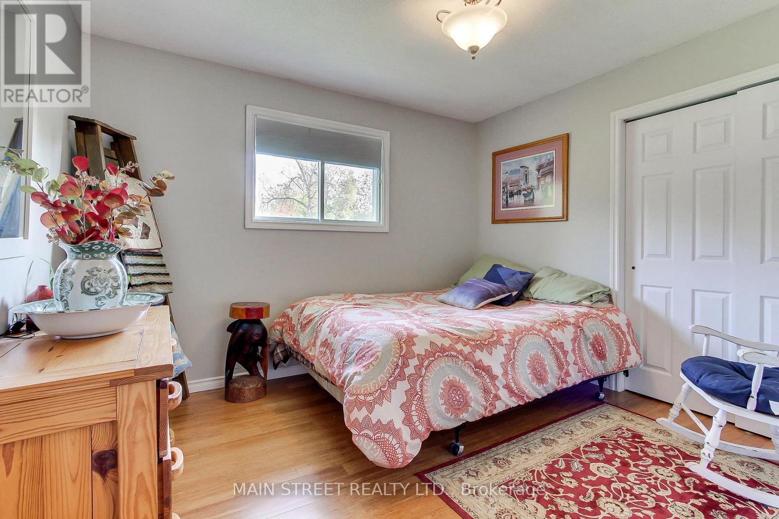 32 Beaverdale Crescent, Georgina, Ontario  L0E 1N0 - Photo 18 - N12460312