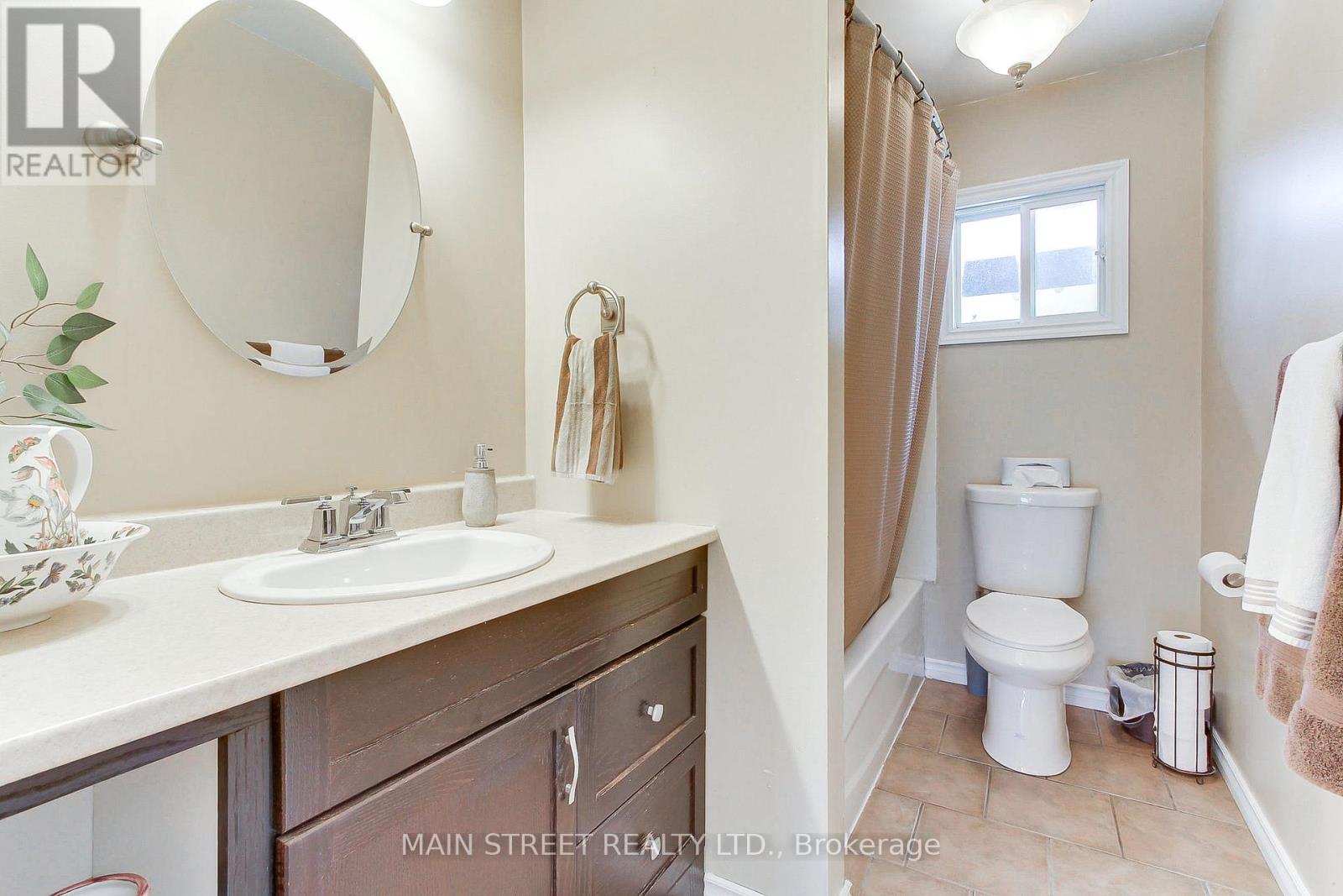 32 Beaverdale Crescent, Georgina, Ontario  L0E 1N0 - Photo 20 - N12460312