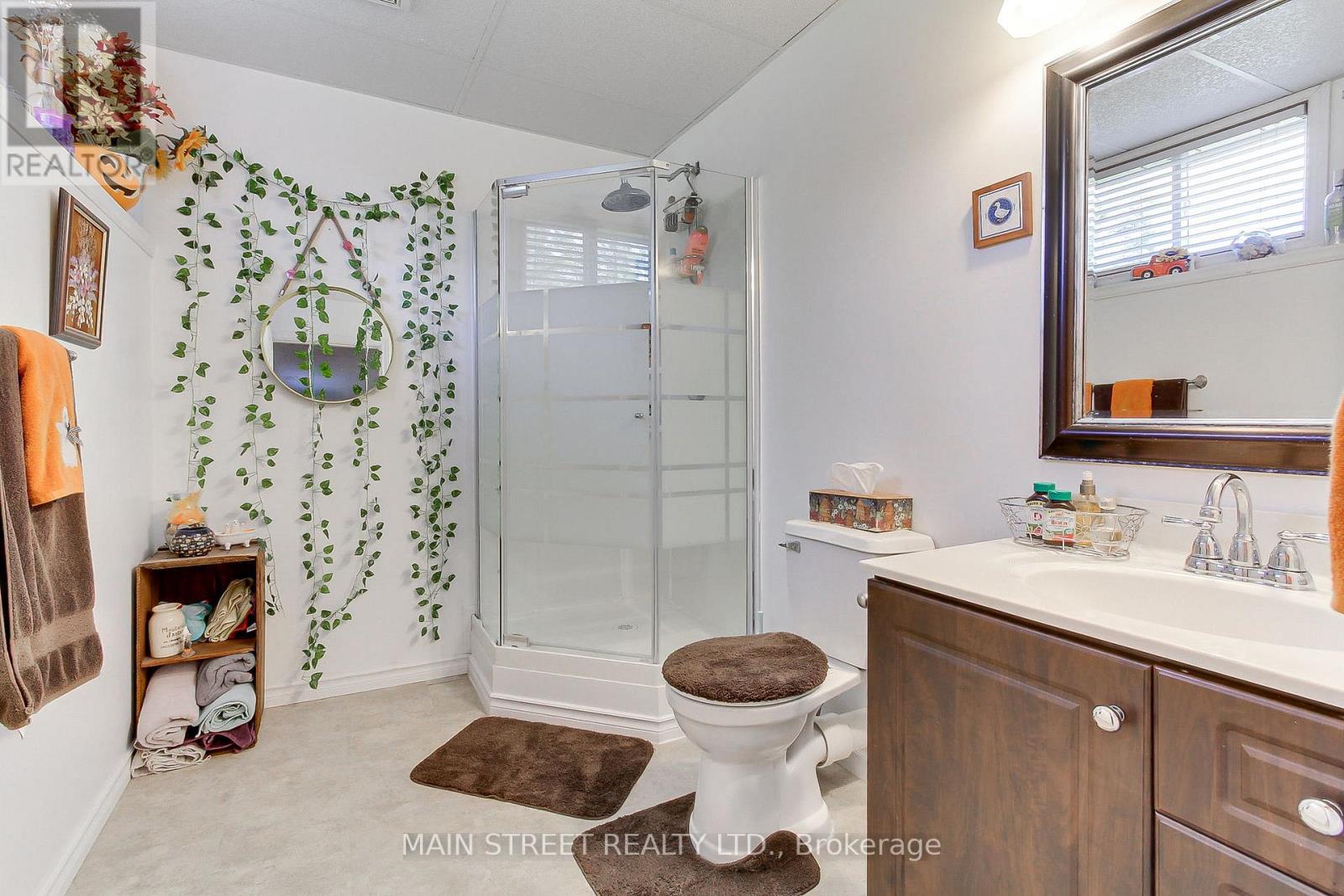 32 Beaverdale Crescent, Georgina, Ontario  L0E 1N0 - Photo 27 - N12460312