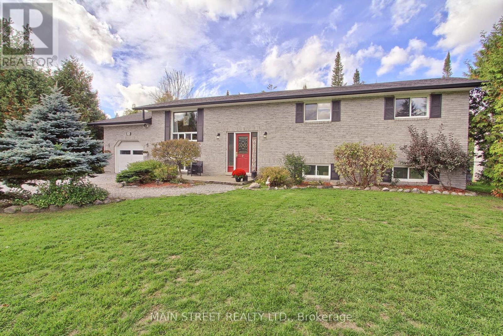 32 Beaverdale Crescent, Georgina, Ontario  L0E 1N0 - Photo 3 - N12460312