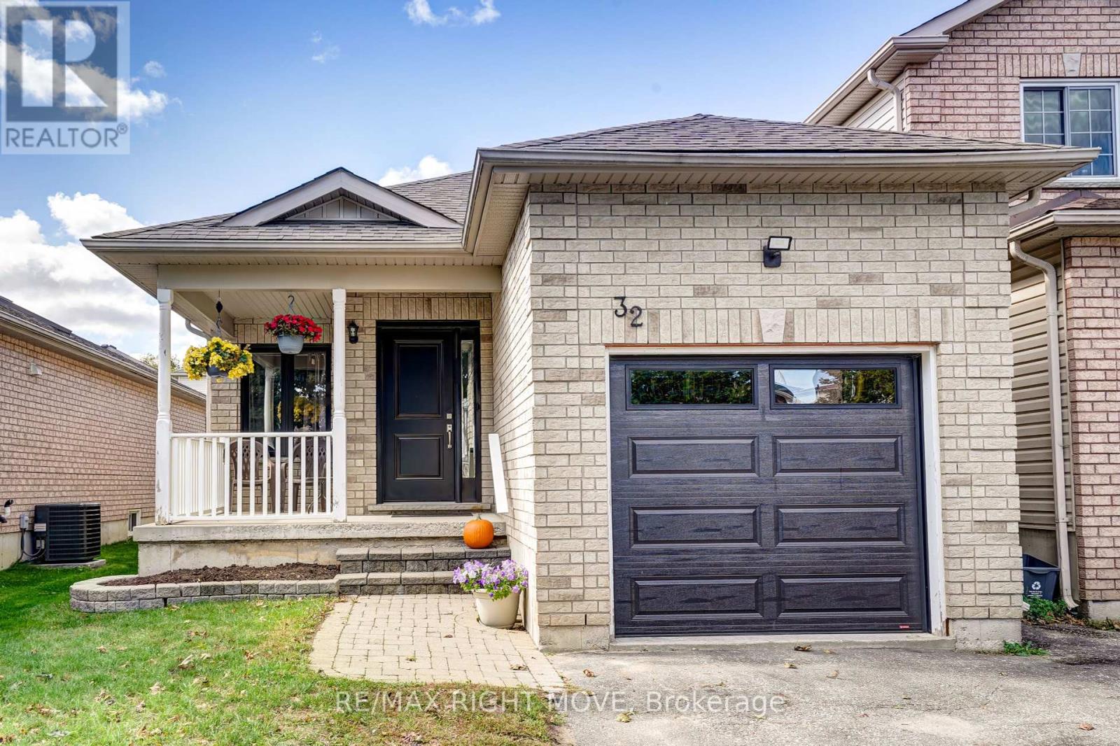 32 Julia Crescent, Orillia, Ontario  L3V 7Z1 - Photo 2 - S12460266