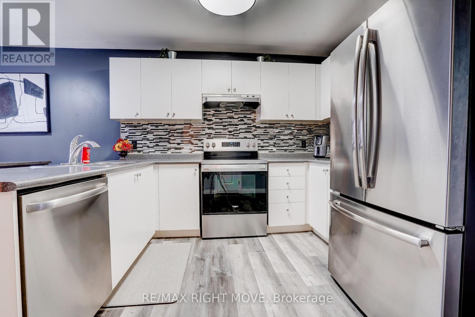32 Julia Crescent, Orillia, Ontario  L3V 7Z1 - Photo 4 - S12460266