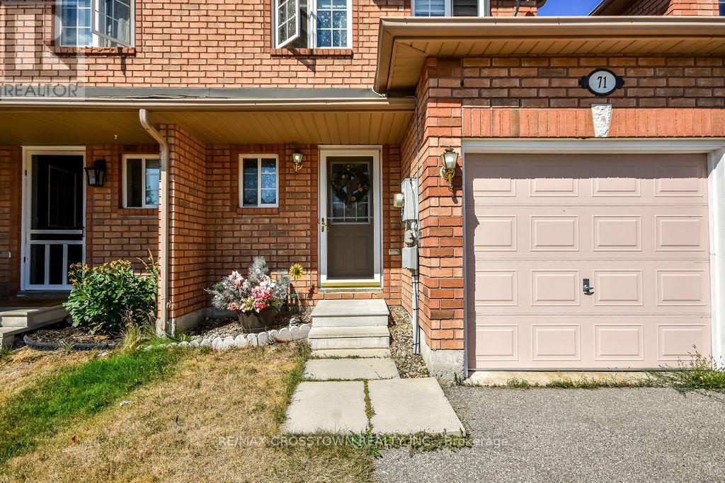 71 Goodwin Drive, Barrie, Ontario  L4M 3T1 - Photo 2 - S12460269