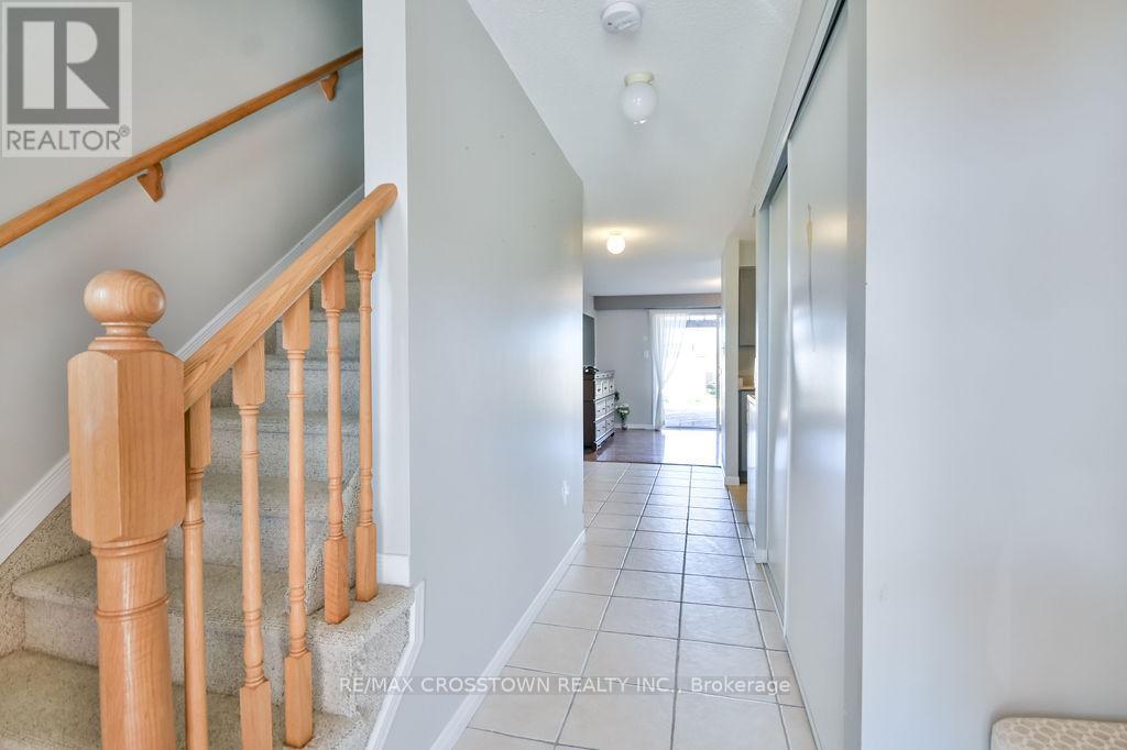71 Goodwin Drive, Barrie, Ontario  L4M 3T1 - Photo 3 - S12460269