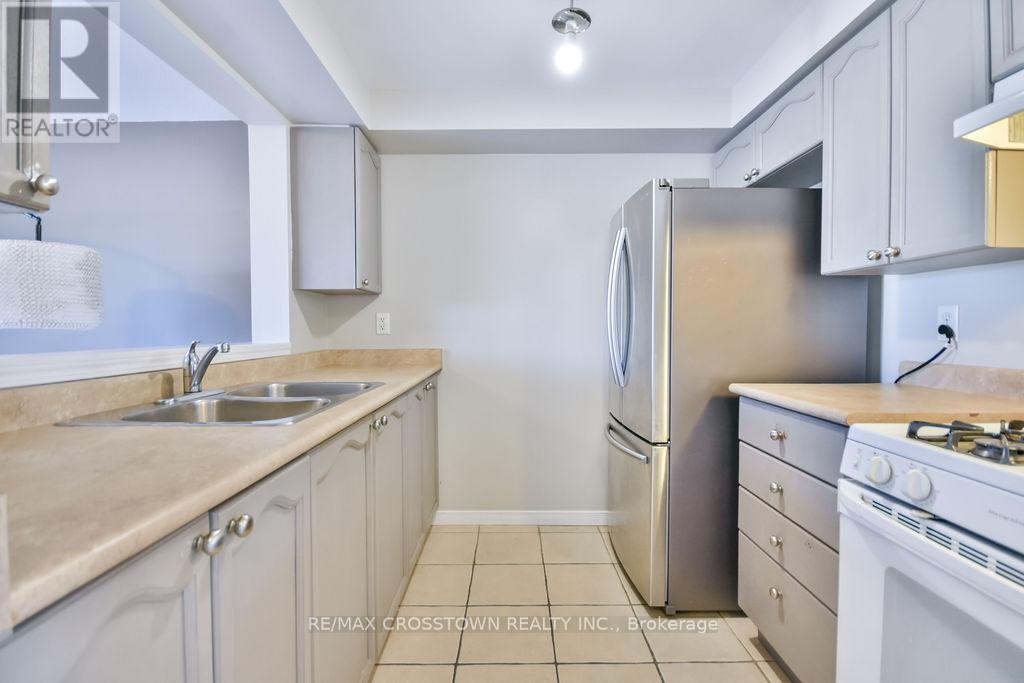 71 Goodwin Drive, Barrie, Ontario  L4M 3T1 - Photo 6 - S12460269