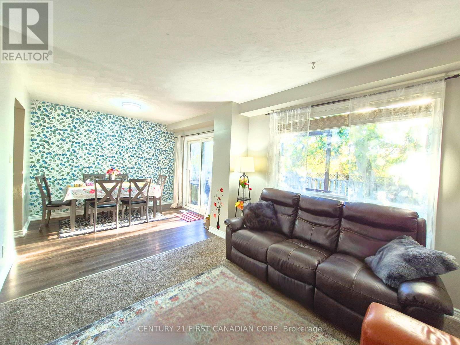 15 Mohican Drive, Woodstock, Ontario  N4T 1H4 - Photo 10 - X12460230