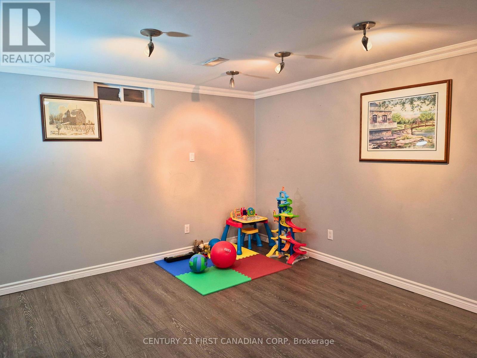 15 Mohican Drive, Woodstock, Ontario  N4T 1H4 - Photo 25 - X12460230
