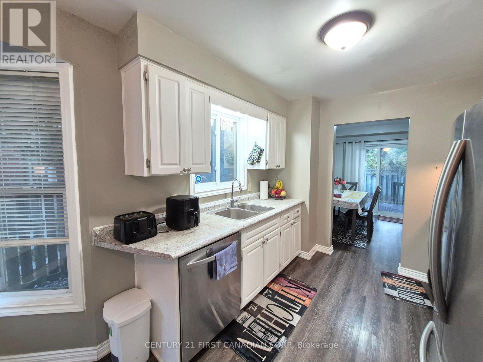 15 Mohican Drive, Woodstock, Ontario  N4T 1H4 - Photo 13 - X12460230