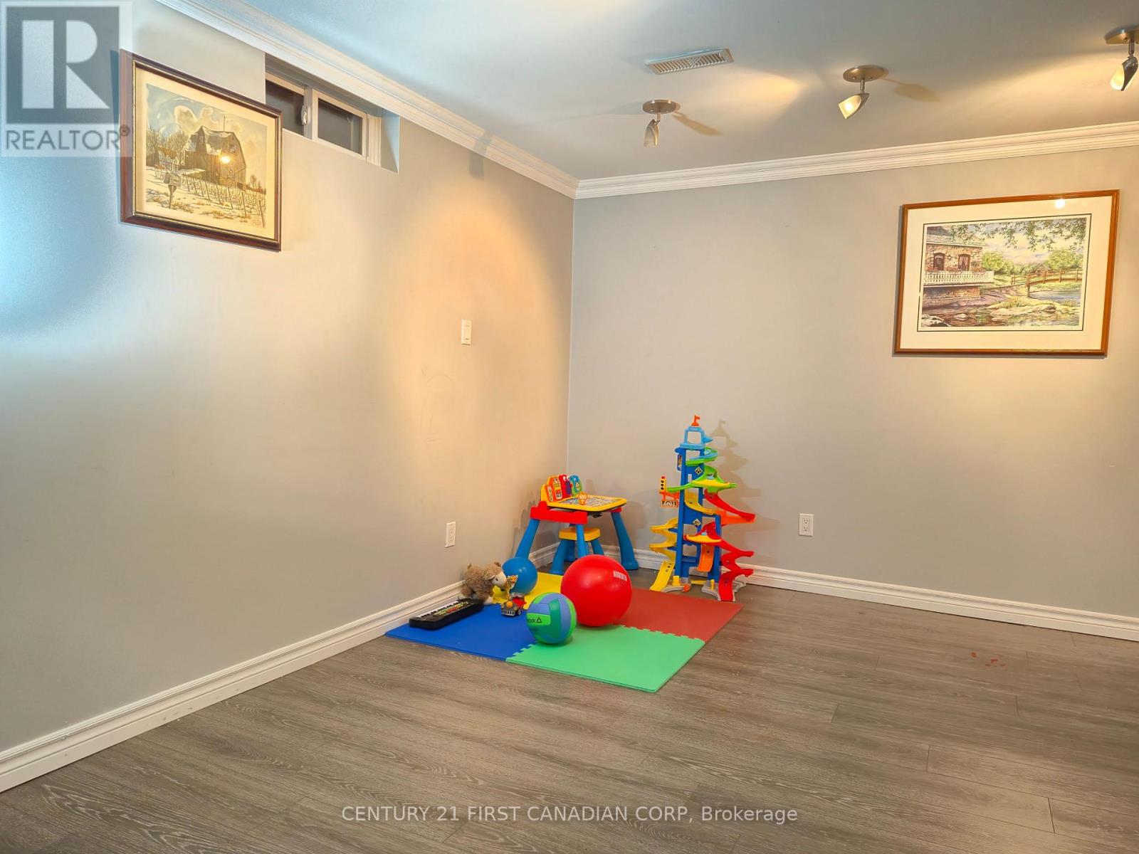 15 Mohican Drive, Woodstock, Ontario  N4T 1H4 - Photo 24 - X12460230