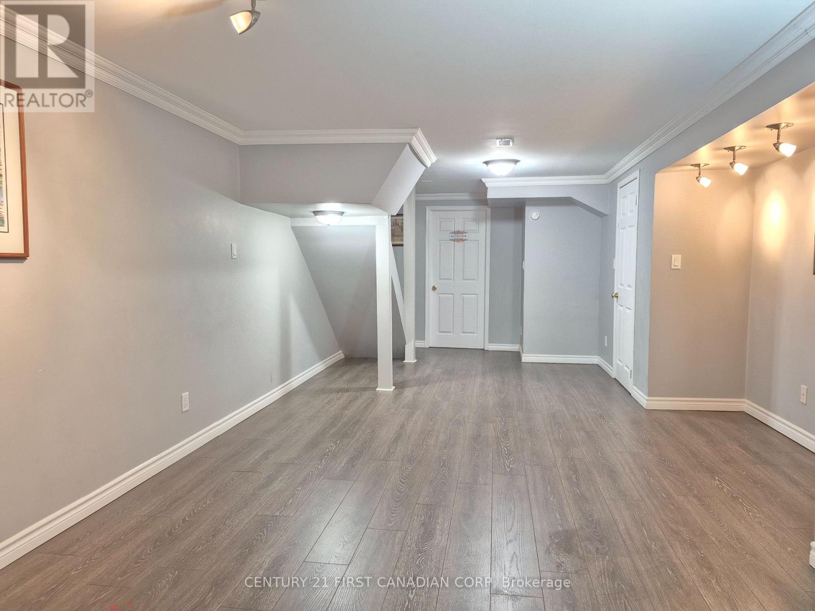 15 Mohican Drive, Woodstock, Ontario  N4T 1H4 - Photo 33 - X12460230