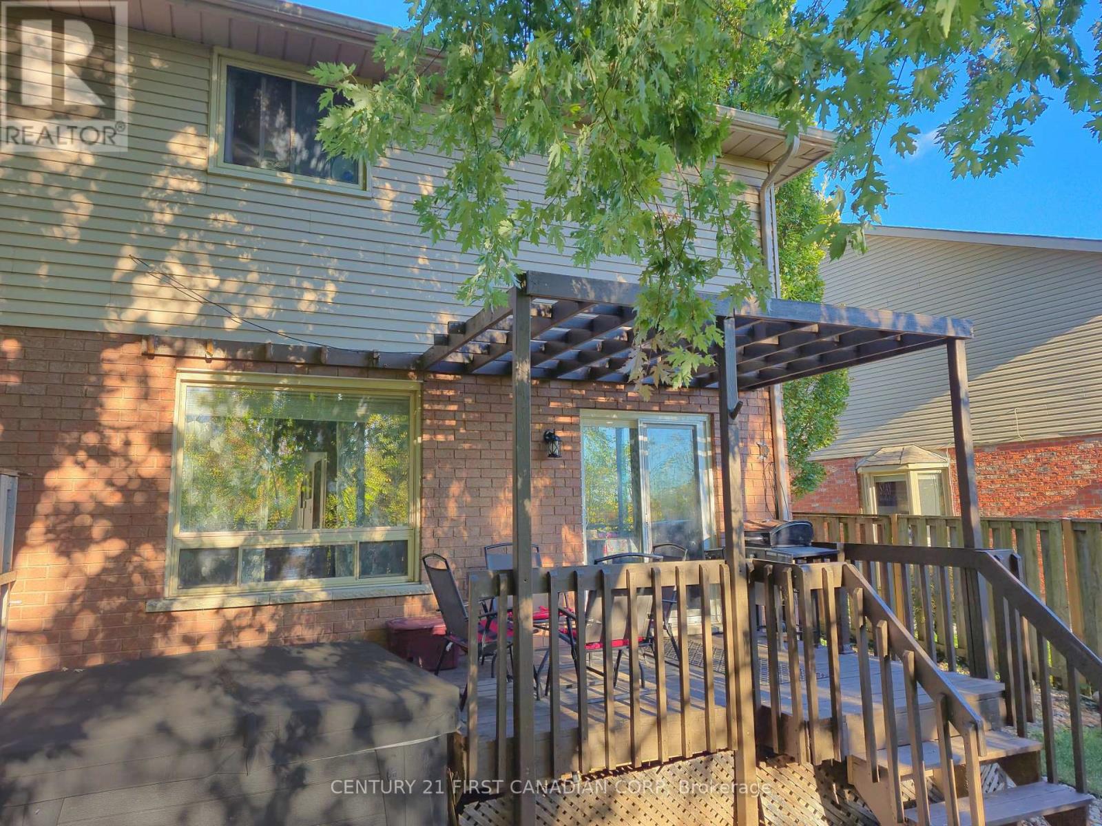 15 Mohican Drive, Woodstock, Ontario  N4T 1H4 - Photo 8 - X12460230