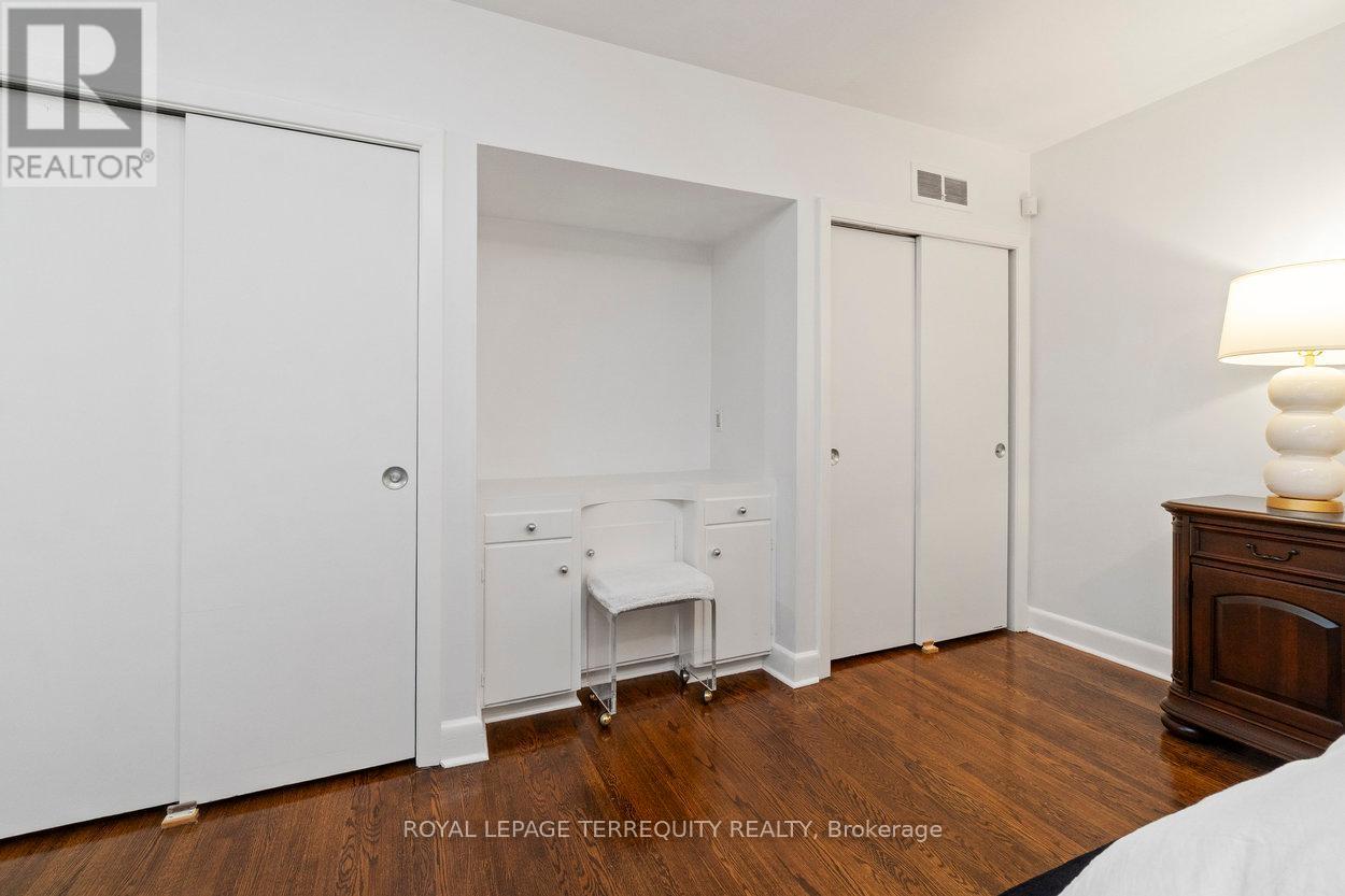 416 The Kingsway, Toronto, Ontario  M9A 3V9 - Photo 24 - W12460274
