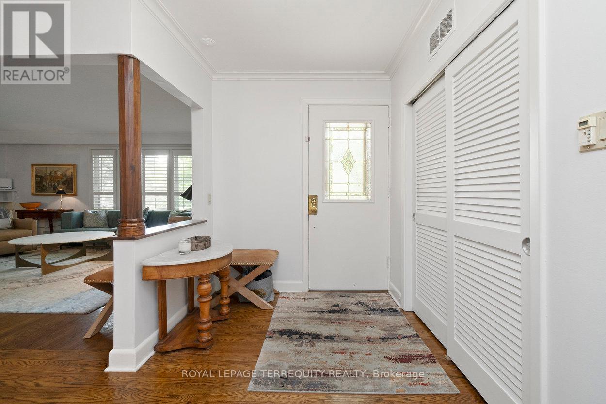 416 The Kingsway, Toronto, Ontario  M9A 3V9 - Photo 9 - W12460274