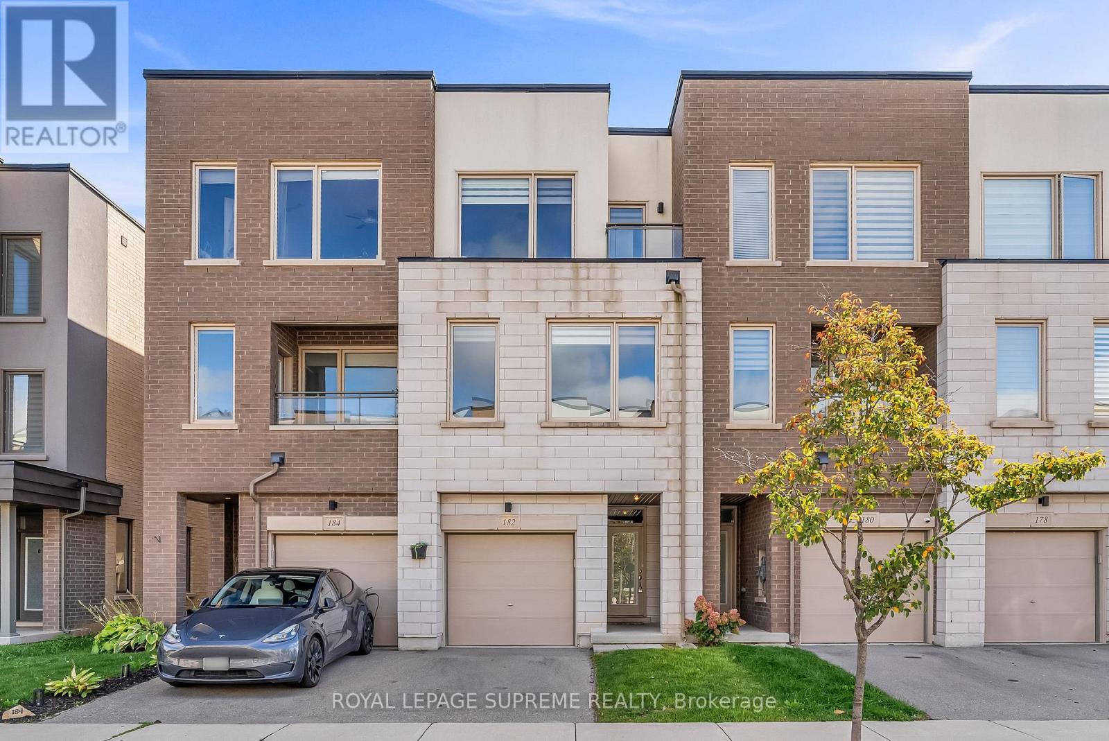 182 HUGUENOT ROAD, Oakville, Ontario