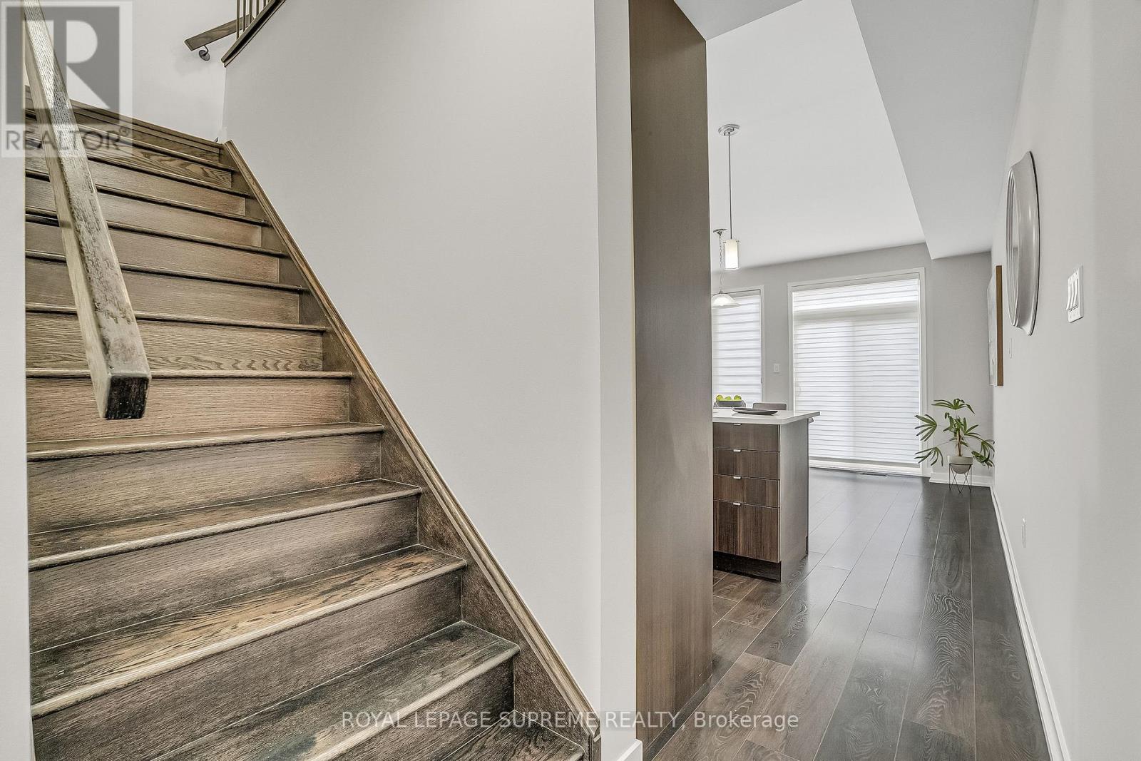 182 Huguenot Road, Oakville, Ontario  L6H 0L4 - Photo 19 - W12460275