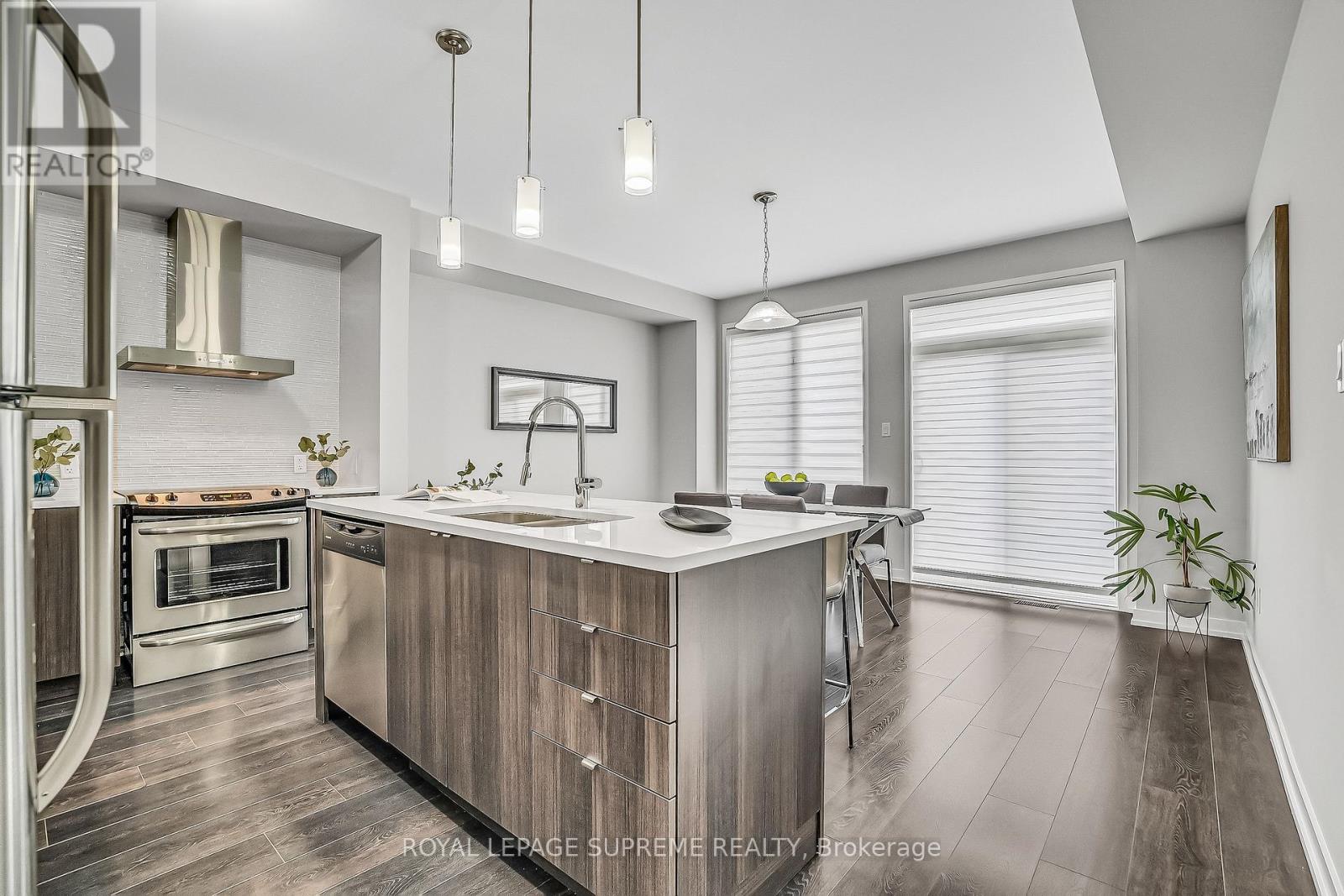 182 Huguenot Road, Oakville, Ontario  L6H 0L4 - Photo 21 - W12460275