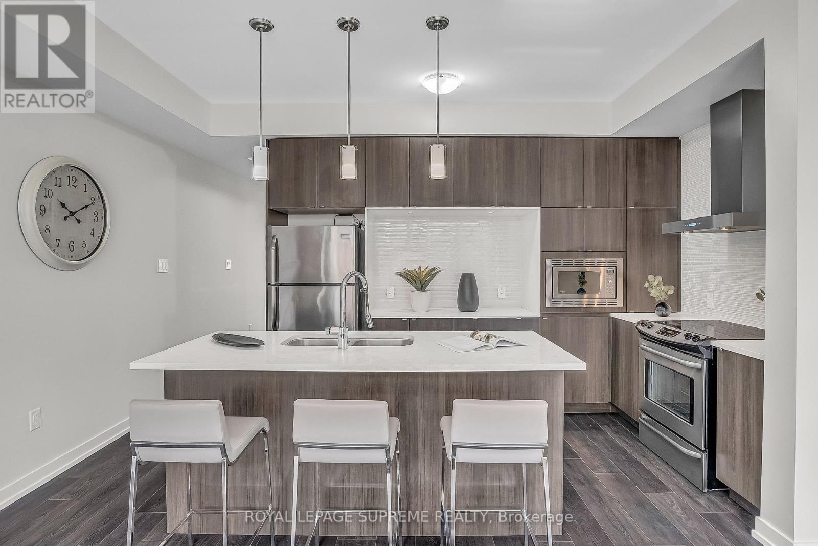 182 Huguenot Road, Oakville, Ontario  L6H 0L4 - Photo 24 - W12460275