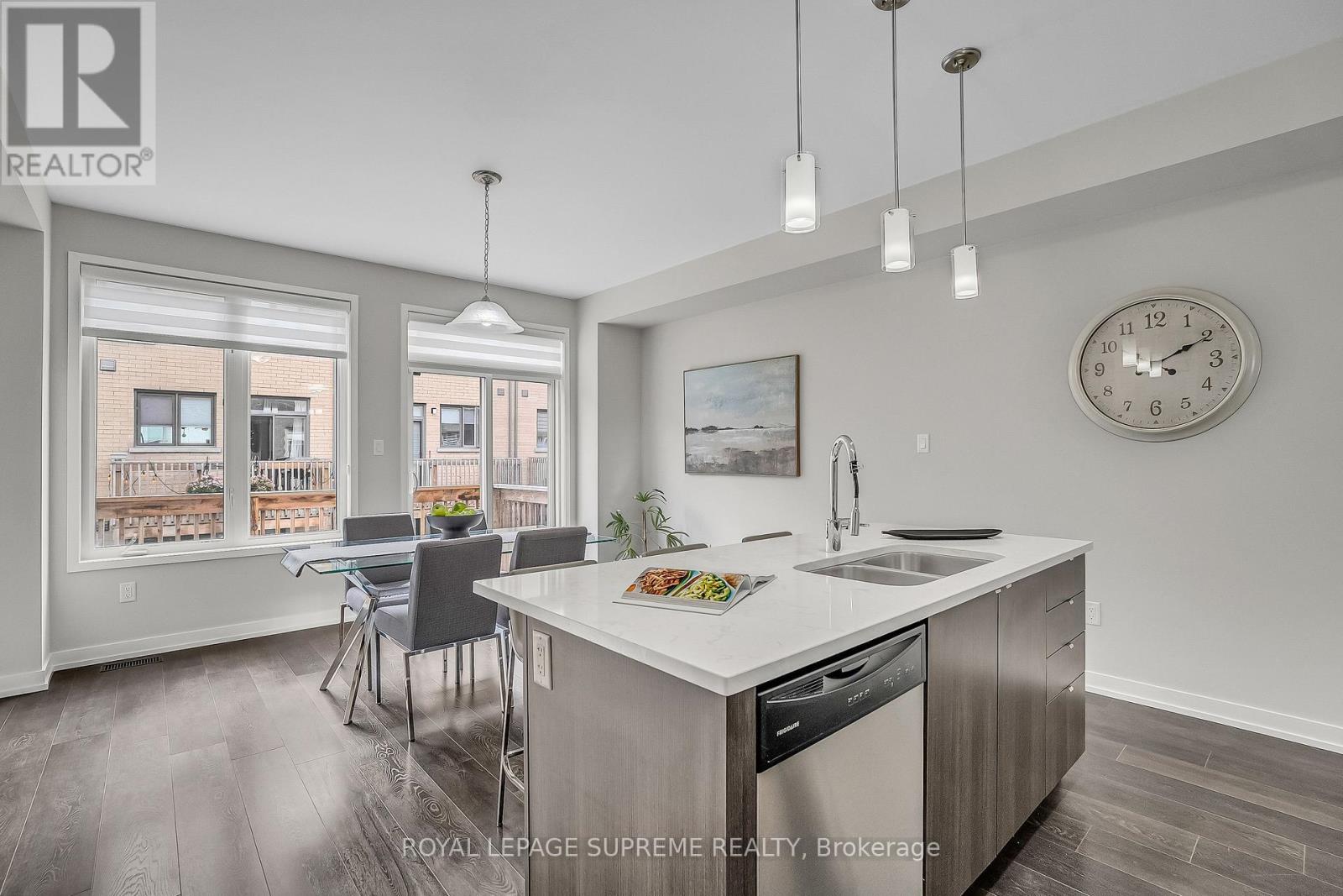 182 Huguenot Road, Oakville, Ontario  L6H 0L4 - Photo 25 - W12460275