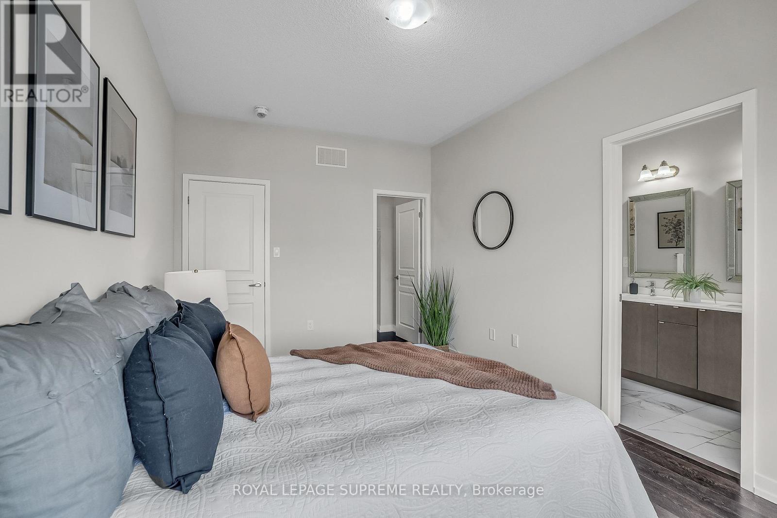 182 Huguenot Road, Oakville, Ontario  L6H 0L4 - Photo 38 - W12460275